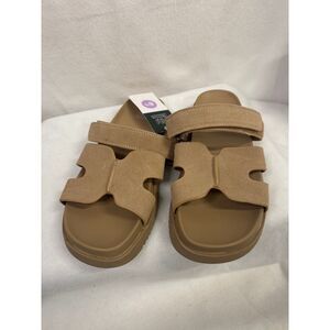 Wild Fable | New w/tags tan slide sandals | women size 6.5‎ | thick rubber sole